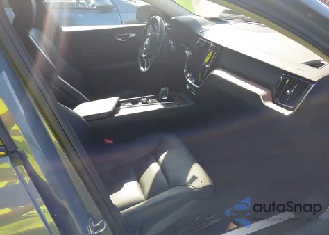 2022 Volvo S60 B5 Inscription/B5 Momentum из США, поврежденный, VIN 7JRL12FZ2NG189813